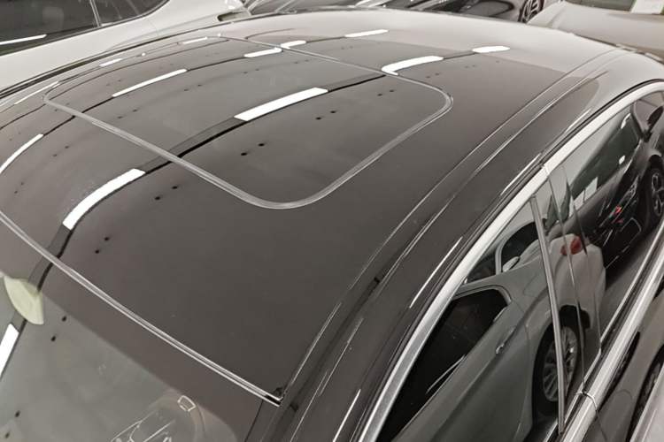 Used Mercedes-Benz E-Class 2016 E 200 L Sport Edition Roof