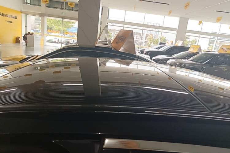 Used Mercedes-Benz E-Class 2016 E 300 L Luxury Model Roof