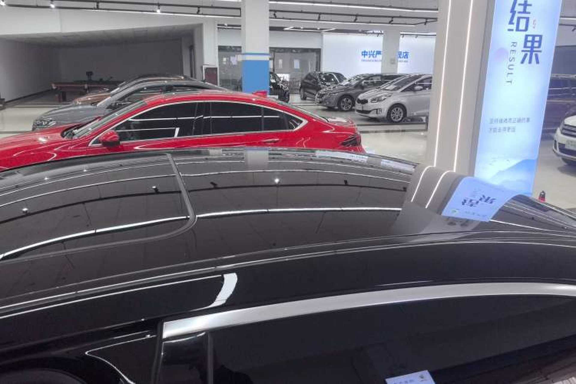 Used Mercedes-Benz E-Class 2016 E 300 L Sporty and Stylish Model Roof