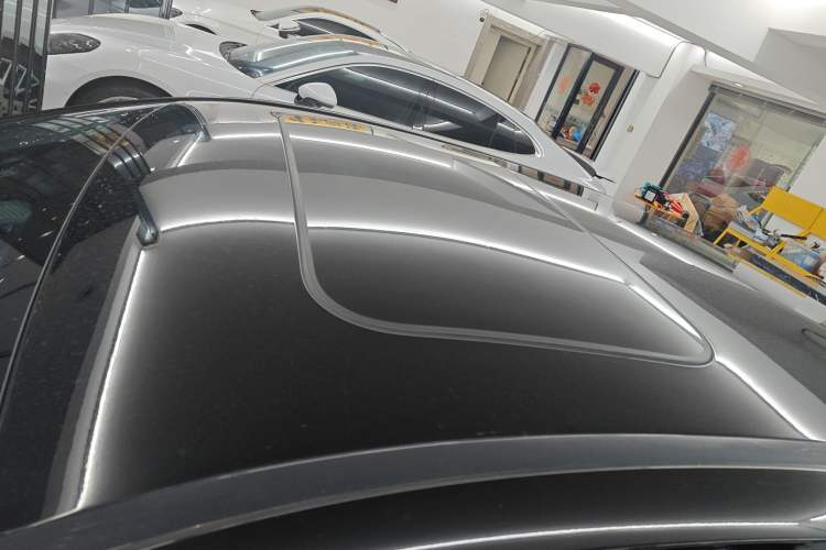 Used Mercedes-Benz E-Class 2016 E 200 L Roof