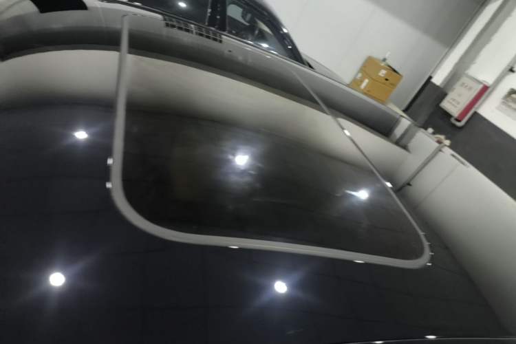 Used Mercedes-Benz E-Class 2016 E 300 L Sporty and Stylish Model Roof