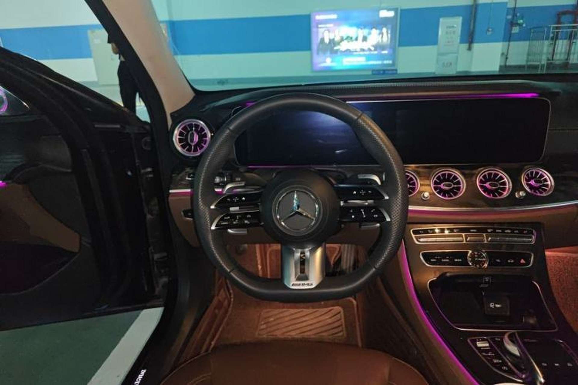 Used Mercedes-Benz E-Class 2016 E 300 L Sporty and Stylish Model Steering Wheel