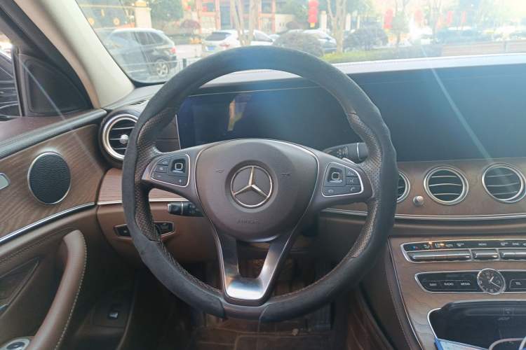 Used Mercedes-Benz E-Class 2016 E 200 L Steering Wheel