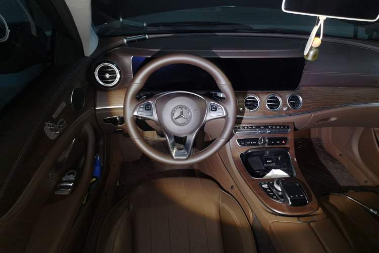 Used Mercedes-Benz E-Class 2016 E 300 L Stylish Model Steering Wheel