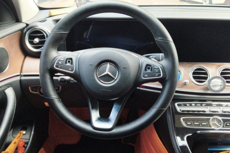 Used Mercedes-Benz E-Class 2016 E 300 L Luxury Model Steering Wheel