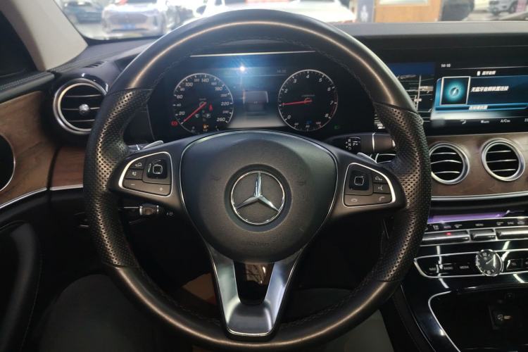 Used Mercedes-Benz E-Class 2016 E 300 L Stylish Model Steering Wheel