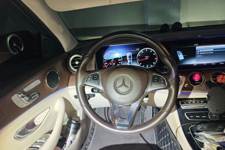 Used Mercedes-Benz E-Class 2016 E 300 L Luxury Model Steering Wheel