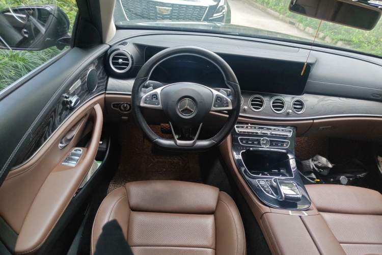 Used Mercedes-Benz E-Class 2016 E 200 L Sport Edition Steering Wheel