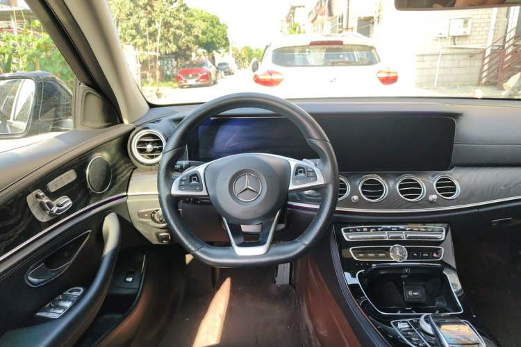 Used Mercedes-Benz E-Class 2016 E 300 L Sport Luxury Model Steering Wheel