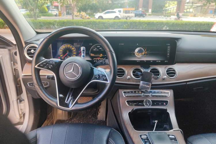Used Mercedes-Benz E-Class 2016 E 300 L Stylish Model Steering Wheel