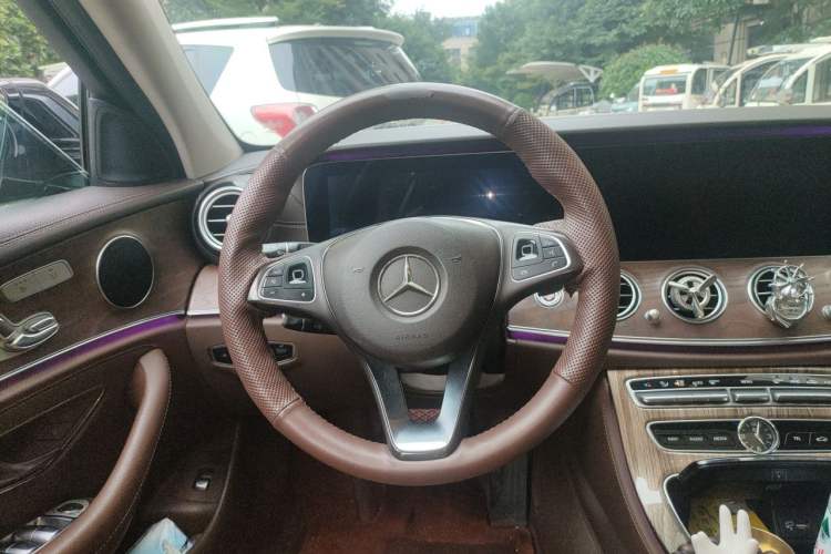 Used Mercedes-Benz E-Class 2016 E 300 L Luxury Model Steering Wheel