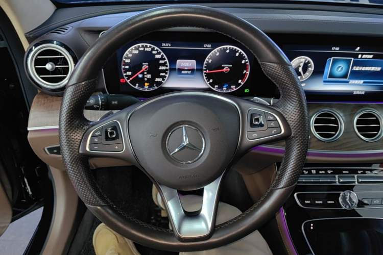 Used Mercedes-Benz E-Class 2016 E 300 L Luxury Model Steering Wheel