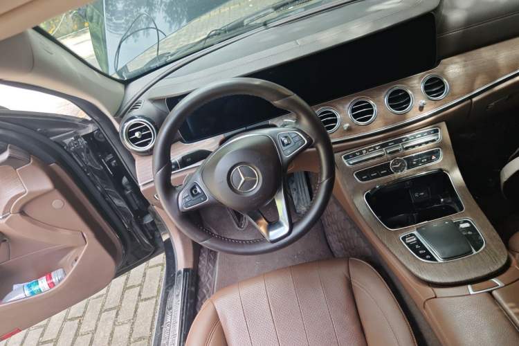 Used Mercedes-Benz E-Class 2016 E 300 L Stylish Model Steering Wheel