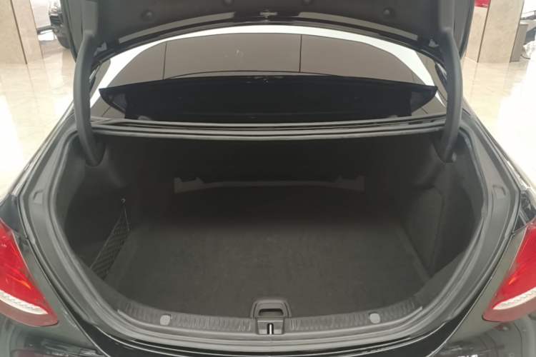 Used Mercedes-Benz E-Class 2016 E 200 L Sport Edition Trunk