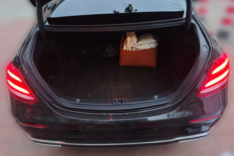 Used Mercedes-Benz E-Class 2016 E 200 L Trunk