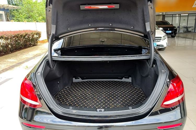 Used Mercedes-Benz E-Class 2016 E 300 L Sporty and Stylish Model Trunk