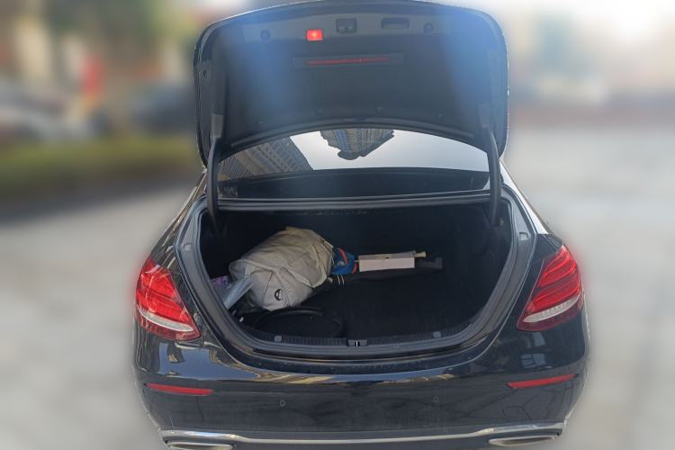 Used Mercedes-Benz E-Class 2016 E 200 L Trunk