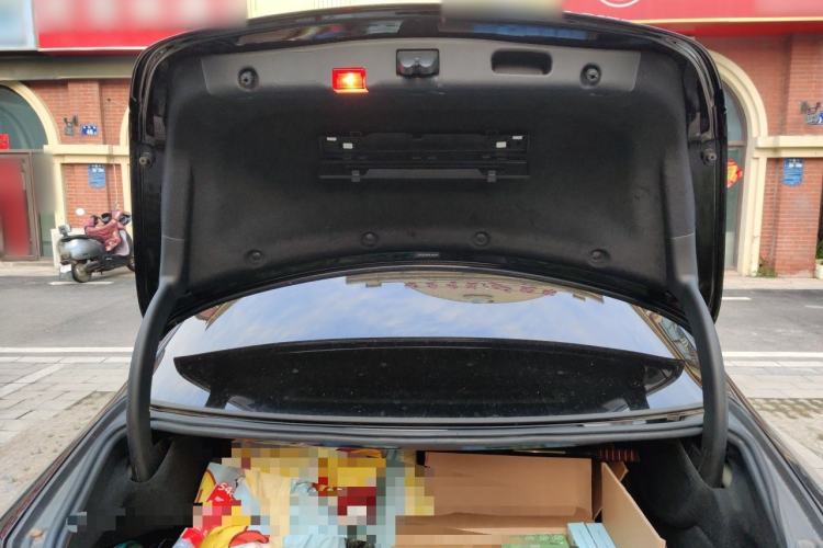 Used Mercedes-Benz E-Class 2016 E 200 L Trunk