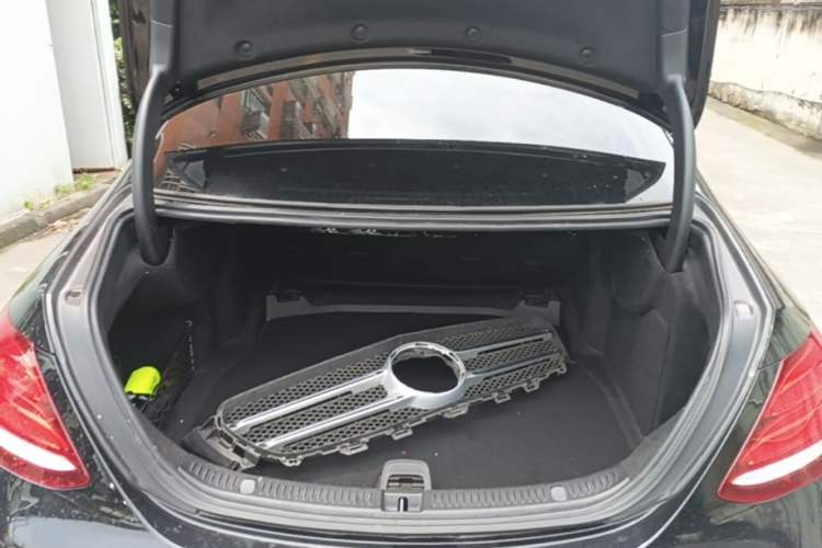 Used Mercedes-Benz E-Class 2016 E 200 L Sport Edition Trunk