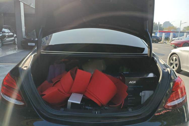 Used Mercedes-Benz E-Class 2016 E 200 L Trunk