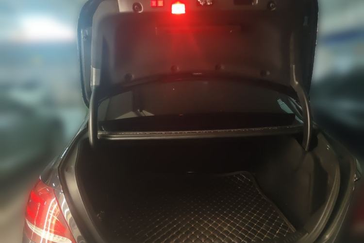 Used Mercedes-Benz E-Class 2016 E 200 L Trunk