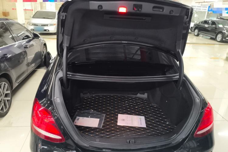 Used Mercedes-Benz E-Class 2016 E 200 L Sport Edition Trunk