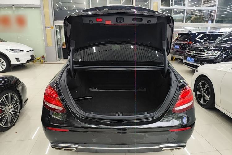 Used Mercedes-Benz E-Class 2016 E 200 L Trunk
