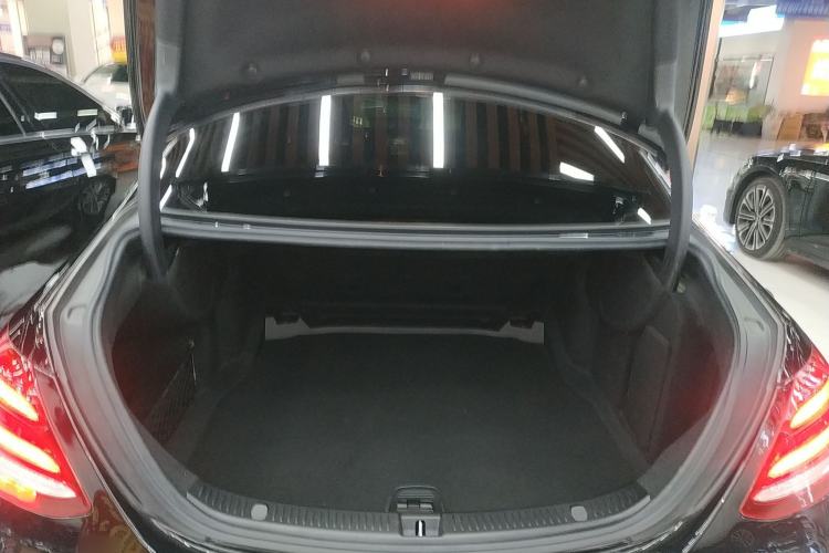 Used Mercedes-Benz E-Class 2016 E 300 L Stylish Model Trunk
