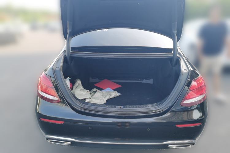 Used Mercedes-Benz E-Class 2016 E 200 L Trunk