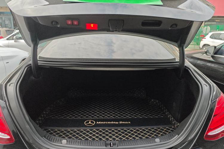 Used Mercedes-Benz E-Class 2016 E 200 L Sport Edition Trunk