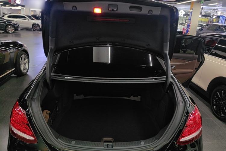 Used Mercedes-Benz E-Class 2016 E 200 L Trunk