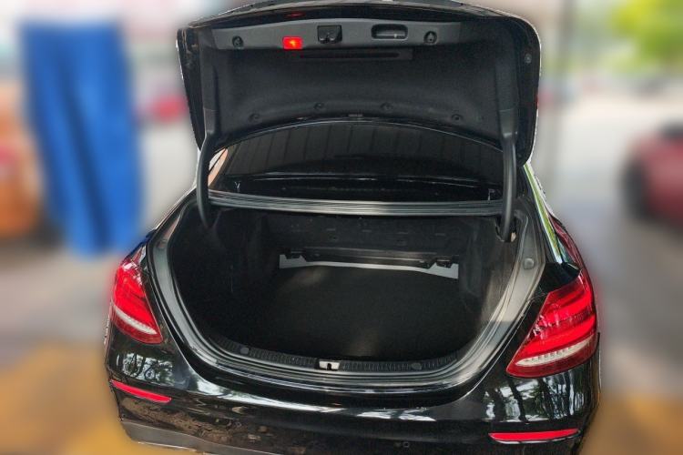 Used Mercedes-Benz E-Class 2016 E 200 L Sport Edition Trunk