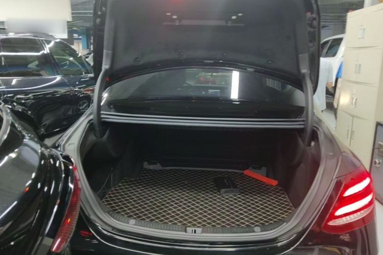 Used Mercedes-Benz E-Class 2016 E 200 L Trunk