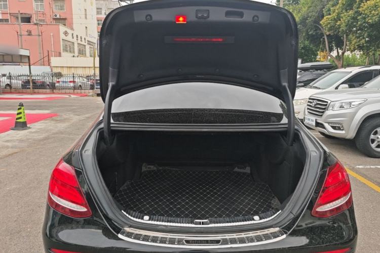 Used Mercedes-Benz E-Class 2016 E 200 L Trunk