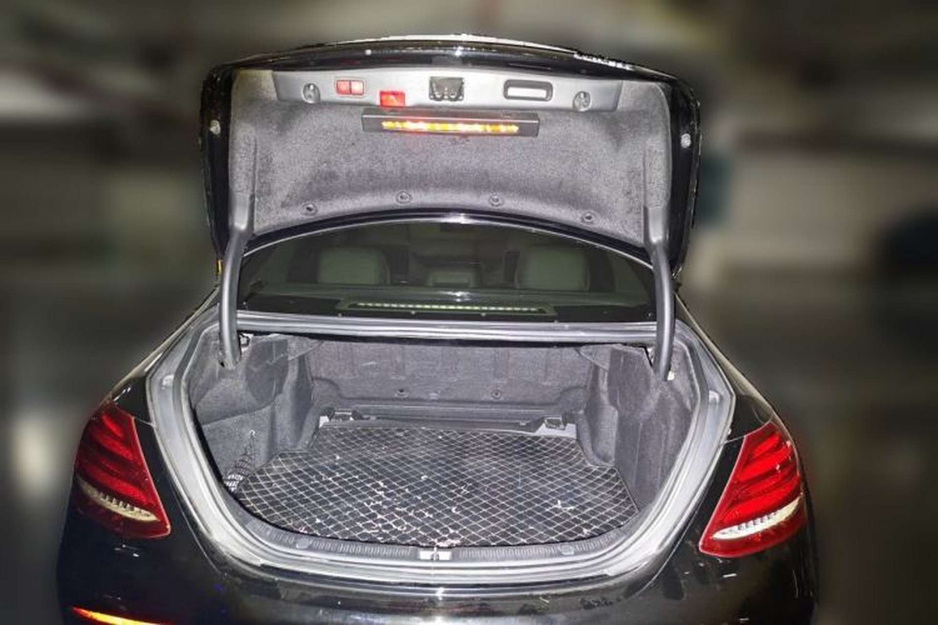 Used Mercedes-Benz E-Class 2016 E 200 L Trunk