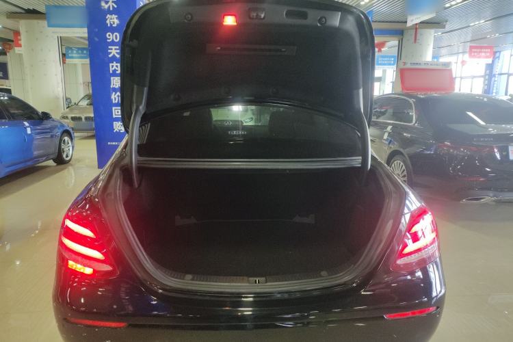 Used Mercedes-Benz E-Class 2016 E 200 L Trunk
