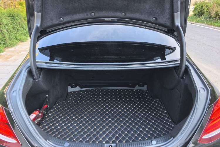 Used Mercedes-Benz E-Class 2016 E 300 L Sporty and Stylish Model Trunk