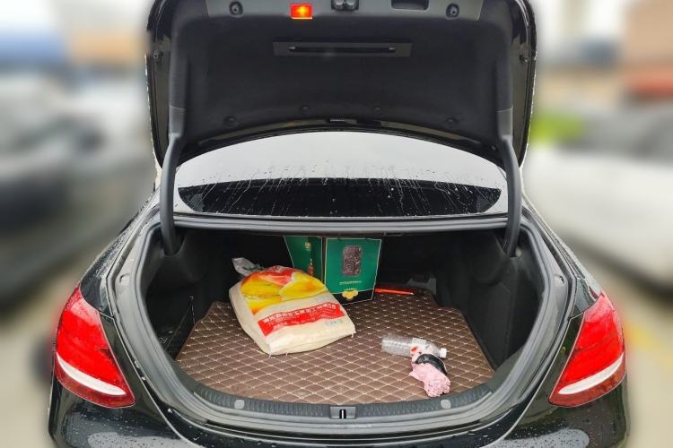 Used Mercedes-Benz E-Class 2016 E 200 L Sport Edition Trunk