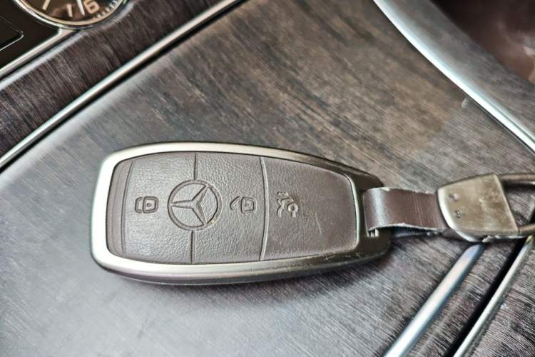 Used Mercedes-Benz E-Class 2016 E 200 L Vehicle Key