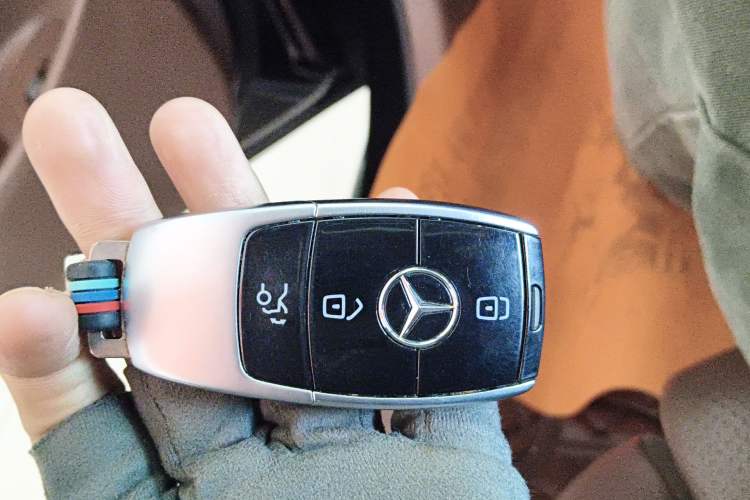 Used Mercedes-Benz E-Class 2016 E 200 L Vehicle Key