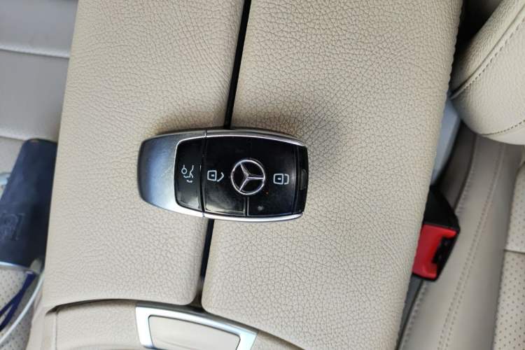 Used Mercedes-Benz E-Class 2016 E 300 L Sport Luxury Model Vehicle Key