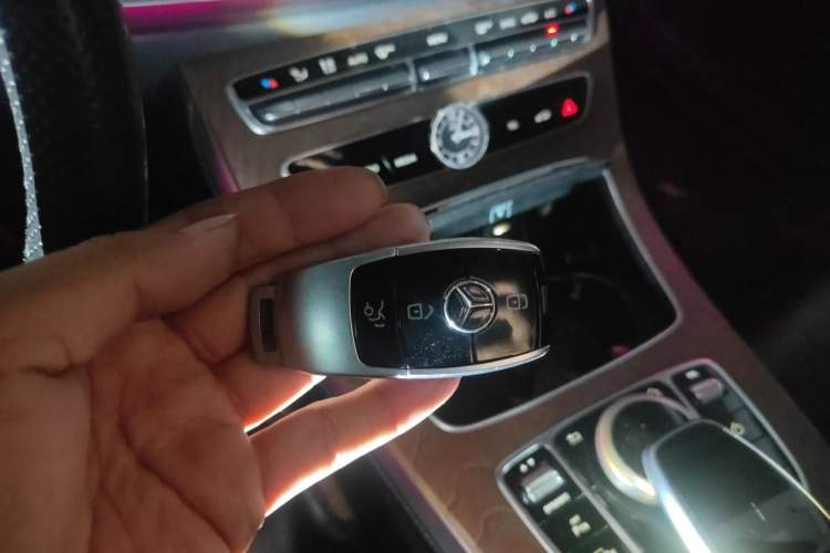 Used Mercedes-Benz E-Class 2016 E 200 L Vehicle Key