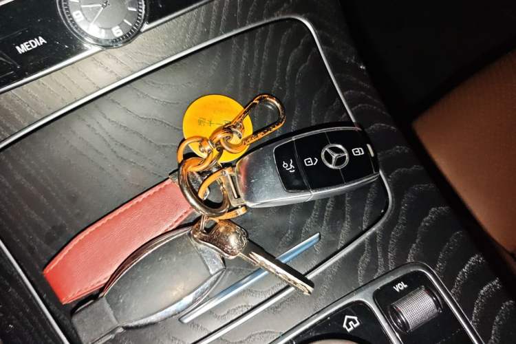 Used Mercedes-Benz E-Class 2016 E 200 L Vehicle Key