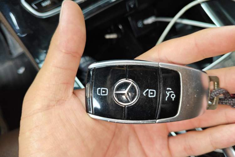 Used Mercedes-Benz E-Class 2016 E 200 L Sport Edition Vehicle Key