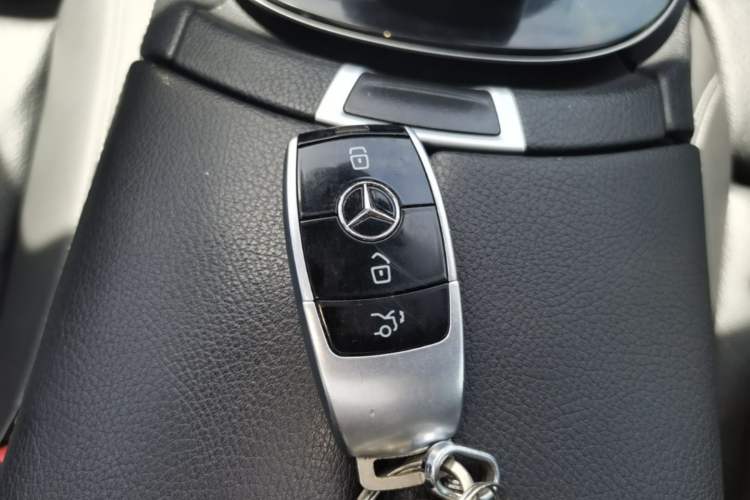 Used Mercedes-Benz E-Class 2016 E 200 L Vehicle Key