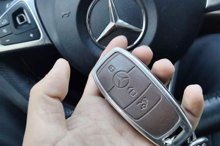 Used Mercedes-Benz E-Class 2016 E 300 L Sporty and Stylish Model Vehicle Key