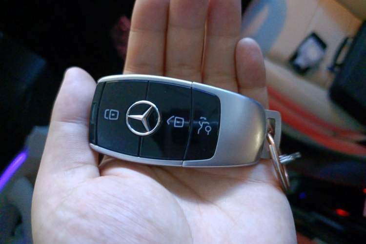 Used Mercedes-Benz E-Class 2016 E 300 L Sporty and Stylish Model Vehicle Key