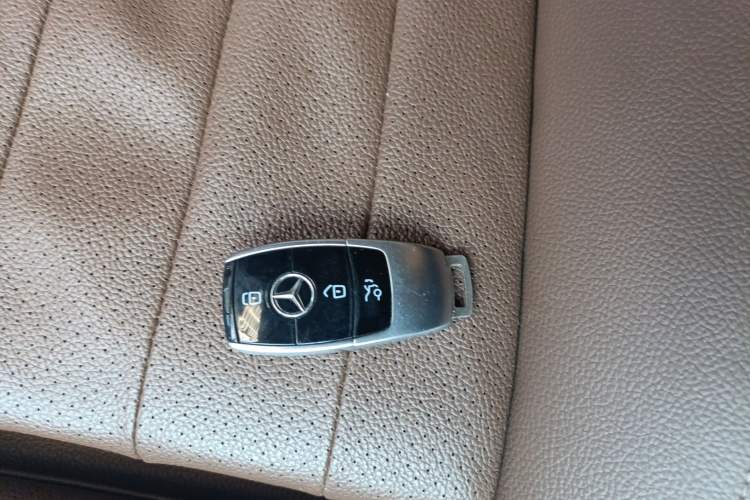 Used Mercedes-Benz E-Class 2016 E 200 L Vehicle Key