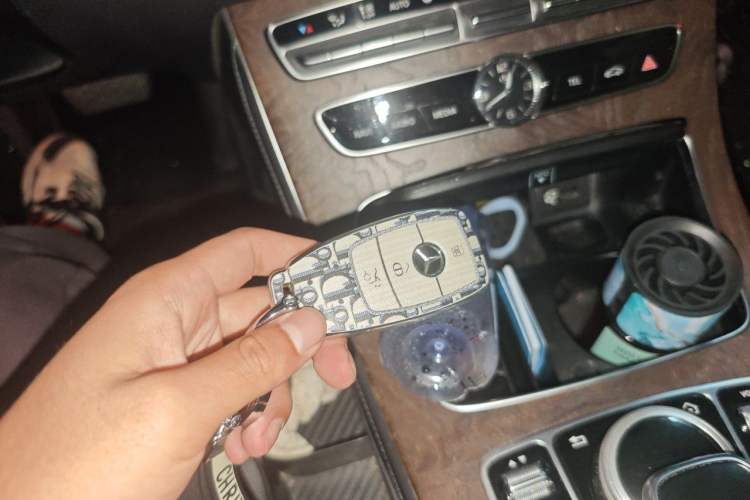 Used Mercedes-Benz E-Class 2016 E 200 L Vehicle Key