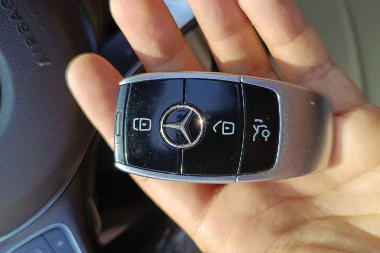Used Mercedes-Benz E-Class 2016 E 300 L Stylish Model Vehicle Key